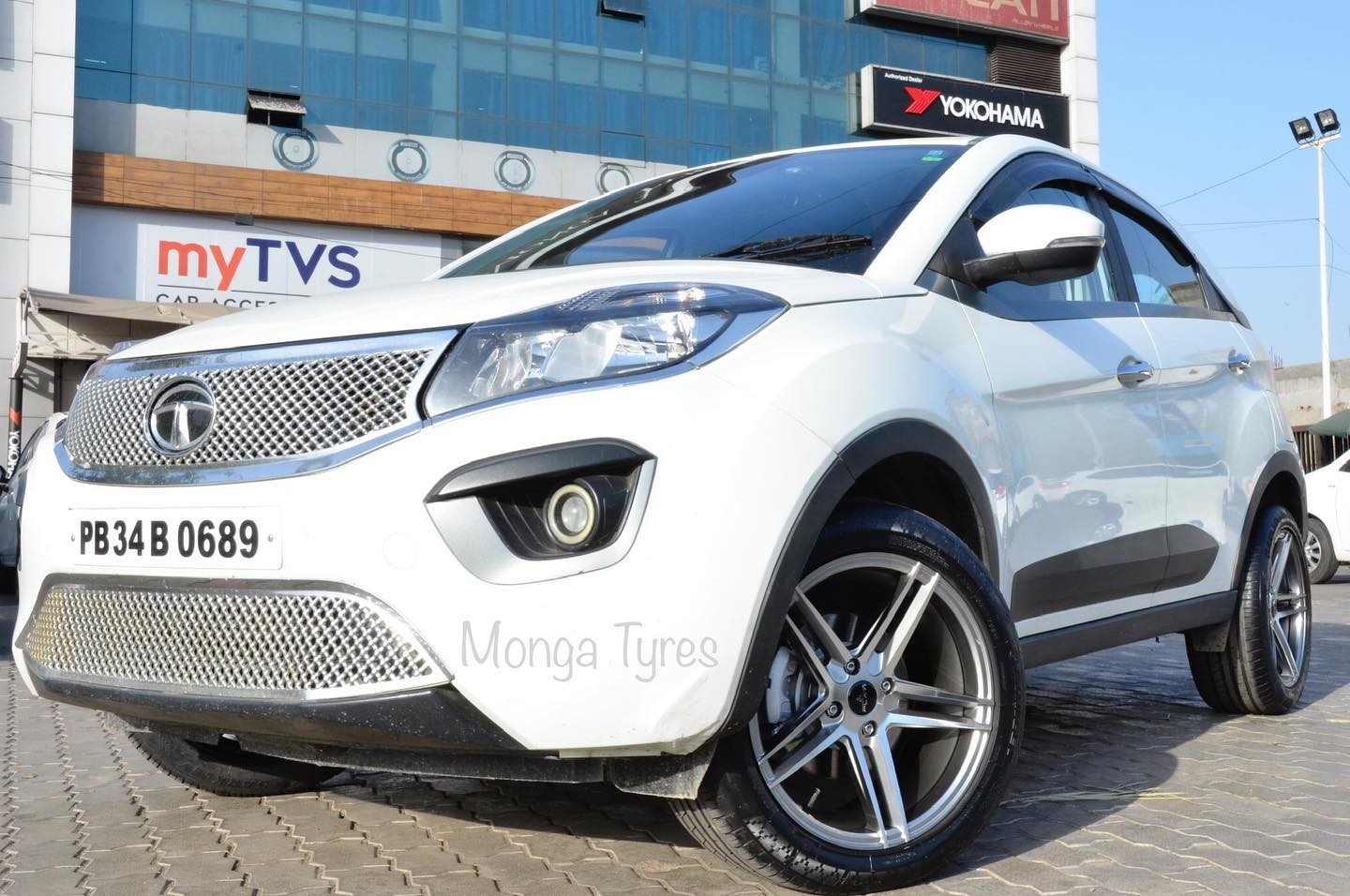 Tata nexon shop alloy wheels upgrade